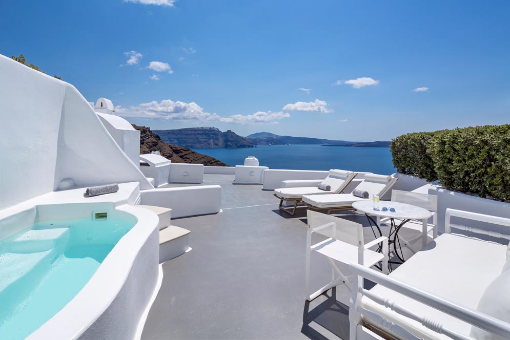 Canaves Oia Hotel & Suites: Designer-chic luxury suites in Santorini