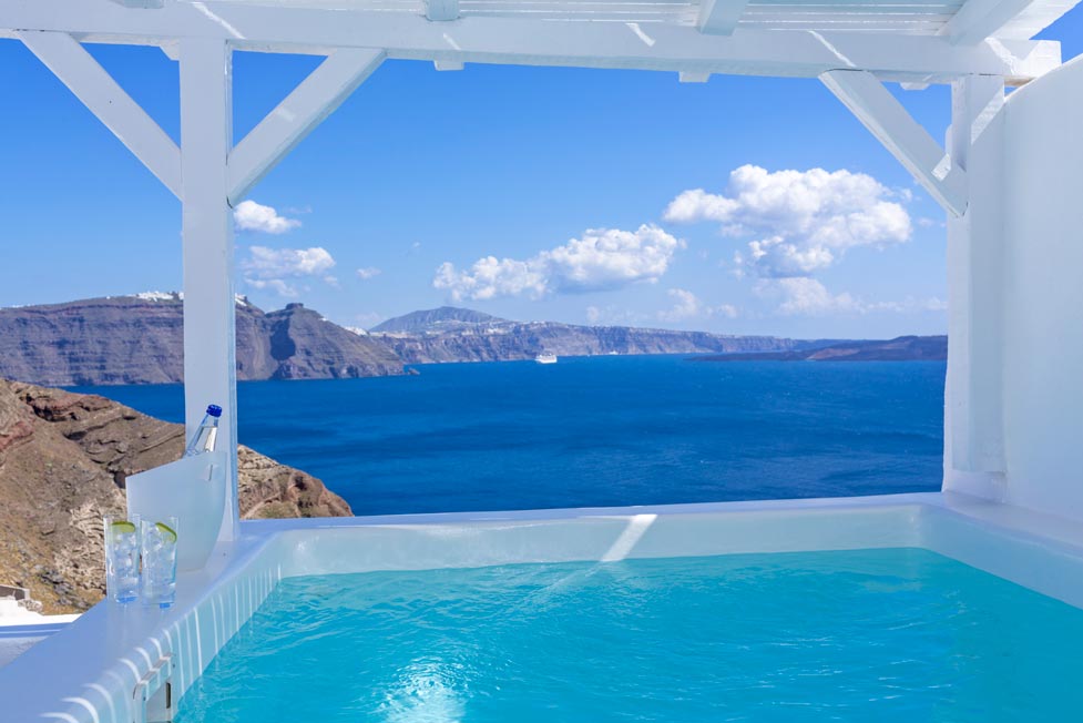 Canaves Oia Hotel & Suites: Designer-chic luxury suites in Santorini