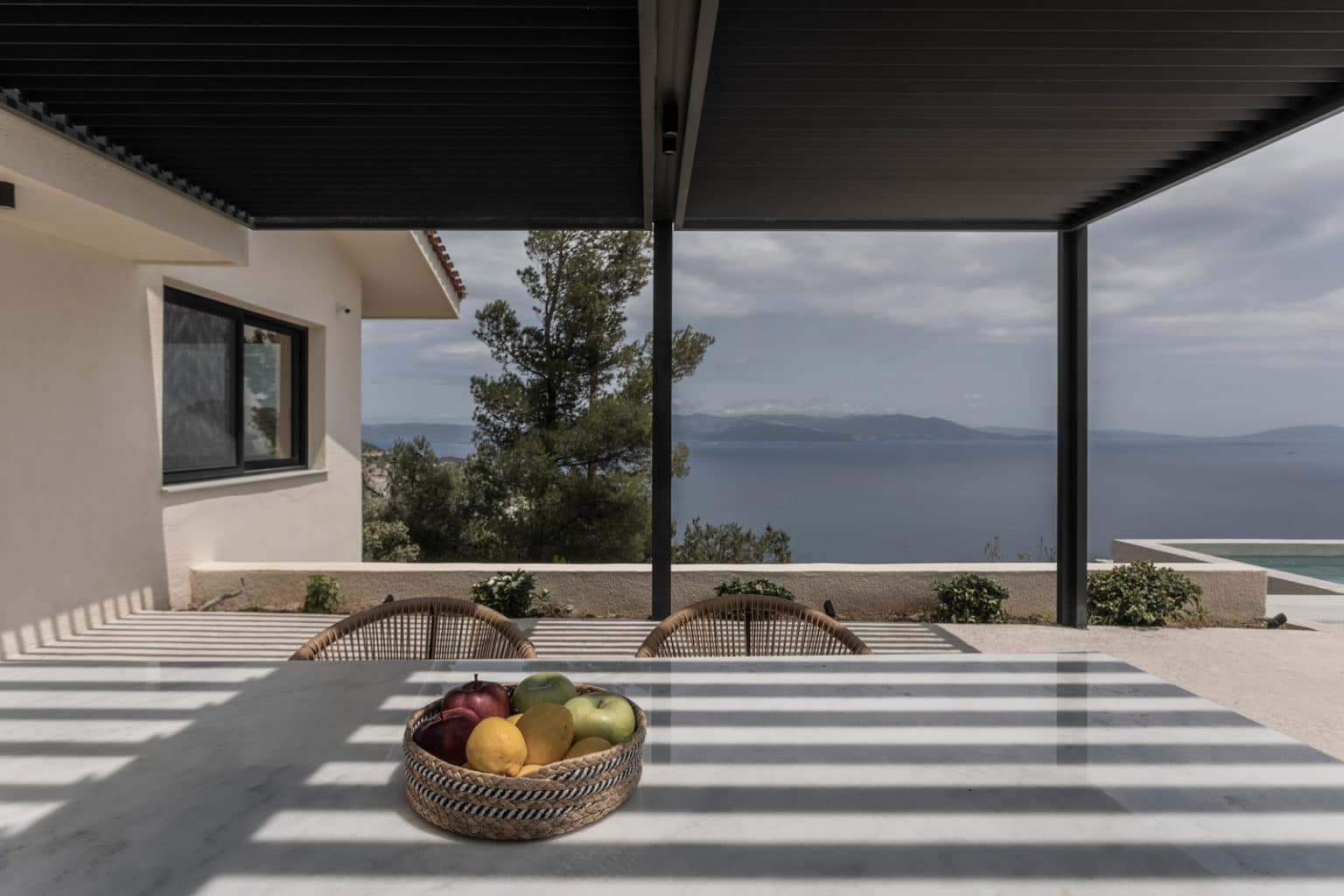 Curated visual reference: Luxury Off Grid Retreats With Private Private Courtyards Reference: Ser Architects Unveil Modern Off Grid Retreat In Schinias Embracing