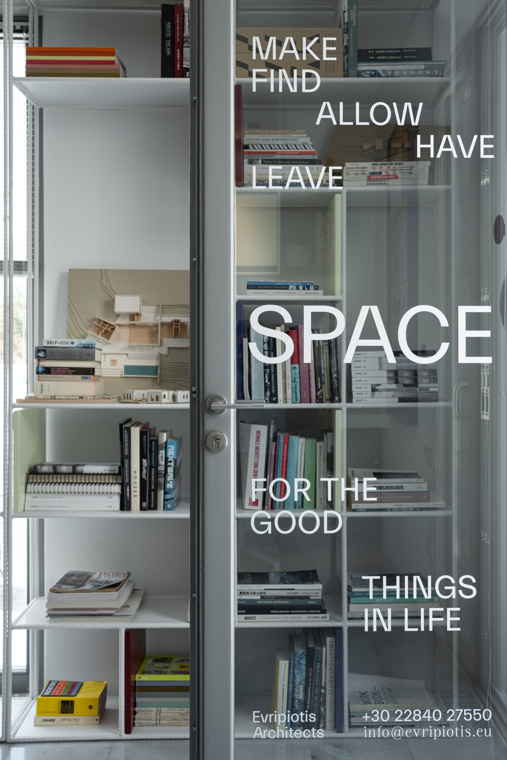 Environmental graphics in Paros office interior