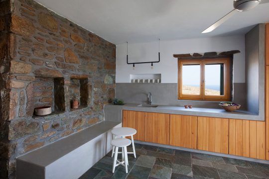 'Keli' summer house in Kythnos by Polisgram Architects
